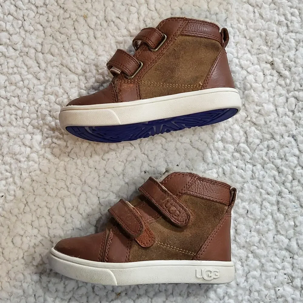 Little kids UGG Boots  Brown leather size 7_2